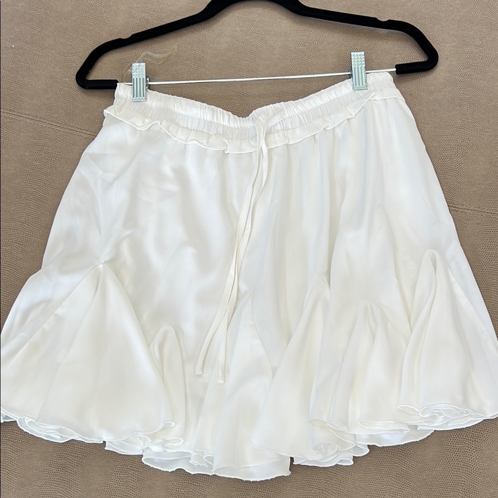 Stylish White Skort with Elastic Waist